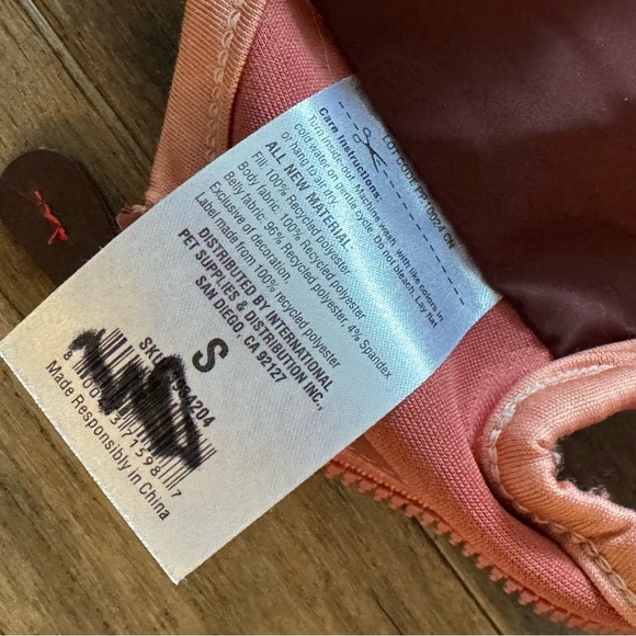 5/$25 Reddy Puffer Doggie Vest - Picture 3 of 3